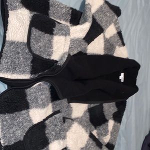 Sonoma Sherpa buffalo plaid jacket great condition size medium